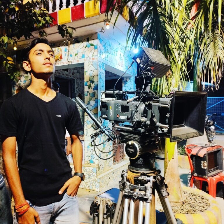 All fans are crazy about Kanha Mishra’s lifestyle and fashion