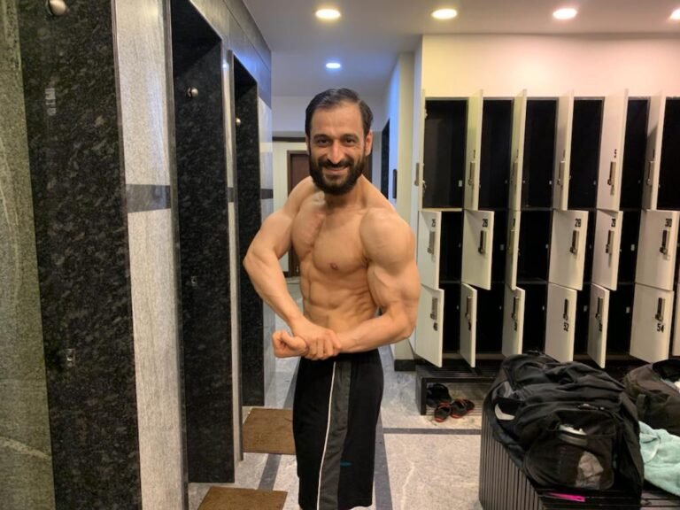 365 Days Shredded & Strong Naturally by Shredded Varun Khanna