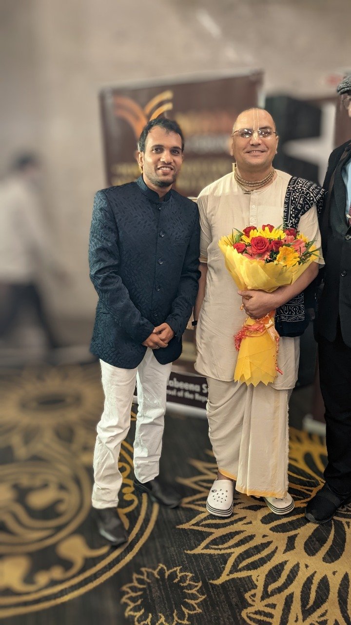 आपको यह जानकार आश्चर्य होगा की केवल हिन्दू धर्म में ही ब्रह्मांड के बारे में विस्तृत जानकारी उपलब्ध है। हिन्दू धर्म एकलौता धर्म है जिसमें प्राचीन सभ्यता और संस्कृति के बारें में वर्णन मिलता है। हिन्दू धर्म के द्वारा ही मनुष्य यह समझ पाए की संसार में सभी संभावनाएं भारत से ही उत्पन्न हुई हैं और इसी के आधार पर और भी तथ्य सामने आते रहेंगे।
