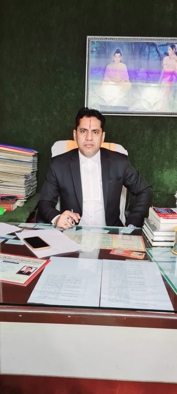 Meet Ravi Kant Uttam, a Senior Lawyer at Allahabad High Court