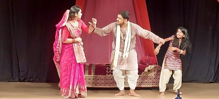 In a short film directed by Sindhu Dholpure, Pooja Mudgal played the role of “Pushpa”.
