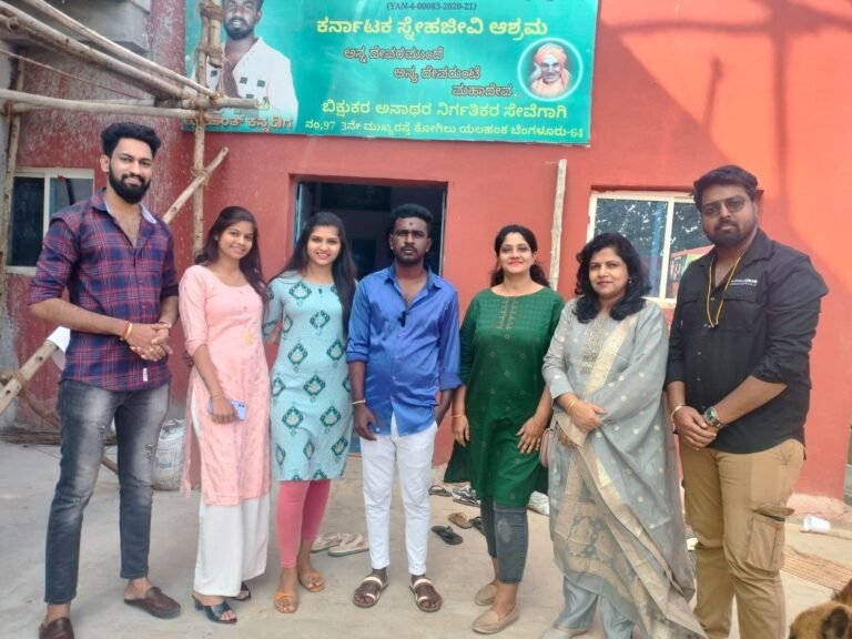 Anish Creations CEO Mr. T.A. Anish and Fashion Terex Ventures CEO Mr. Adarsh Jain, along with their team members, recently visited an orphanage in Bengaluru as part of their social outreach efforts. The orphanage, which is run by Hemanth Kannadiga, is dedicated to providing shelter, education, and other basic necessities to underprivileged children.