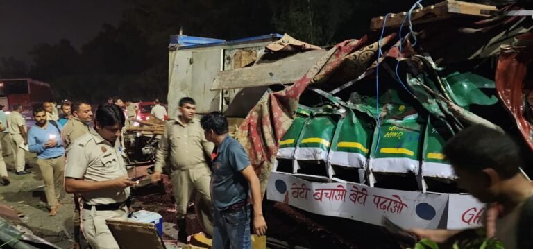 “Tragic Collision on GT Karnal Road Claims Lives of Pilgrims in Delhi Truck Accident”