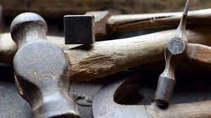 “Fatal Outburst: Three Lives Brutally Ended with a Hammer due to Persistent Demands for Parenthood”