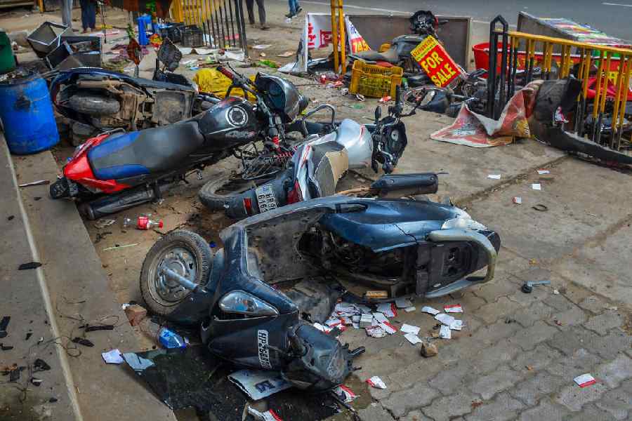 Communal Clashes in Haryana's Nuh Escalate, Mob Burns Restaurant and Shop in Gurugram