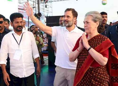 Sonia Gandhi Unveils Six Guarantees for Telangana Ahead of Elections