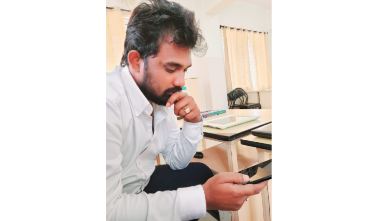 "Digital Dynamo: Abhilash Makam's Trailblazing Journey to Entrepreneurial Excellence"