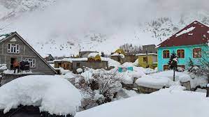 Himalayan Avalanche Strikes Himachal Village, 650 Roads Shut Down Amid Heavy Rain and Snowfall