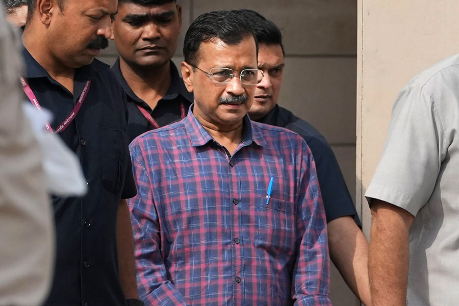 Delhi High Court Dismisses Plea for Arvind Kejriwal's Release, Imposes Fine