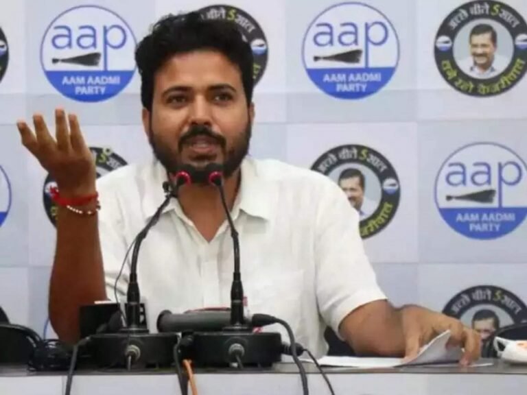 AAP's Durgesh Pathak Summoned by Enforcement Directorate in Delhi Liquor Policy Case