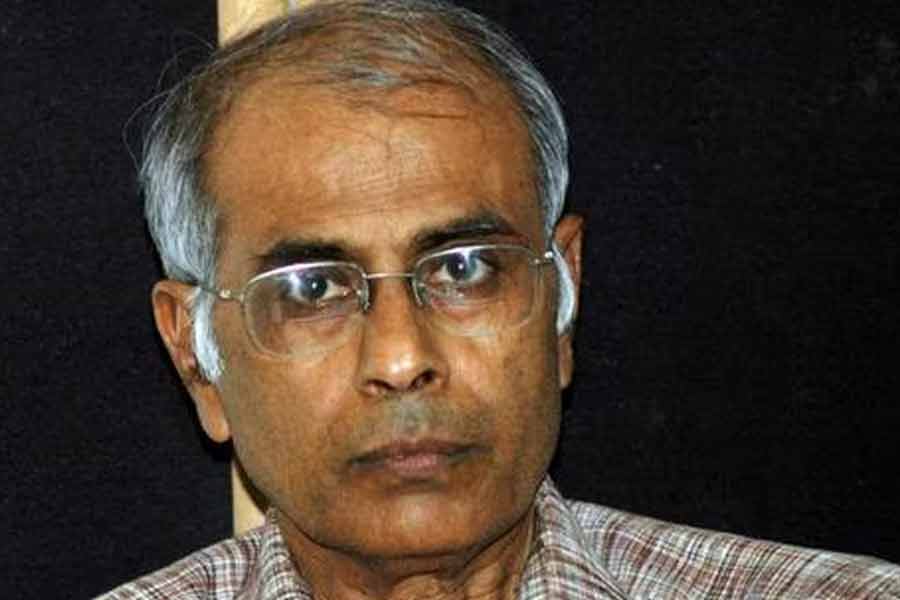 "Court Criticizes Probe Agencies in Narendra Dabholkar Murder Case Verdict"