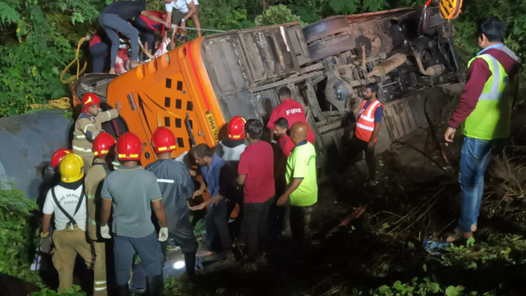 Tragic Accident on Mumbai-Pune Expressway: Bus Collision Claims 5 Lives, Injures Dozens