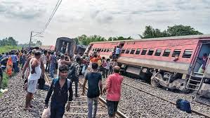 Tragedy Strikes as Chandigarh-Dibrugarh Express Derails in Uttar Pradesh