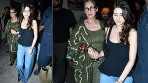 Dimple Kapadia Attends Akshay Kumar's 'Sky Force' Screening with Granddaughter Naomika, Stuns in Elegant Green Look