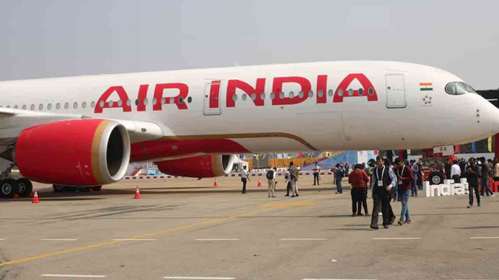 BJP Leader Calls Air India the "Worst Airline" After Shivraj Chouhan's Complaint