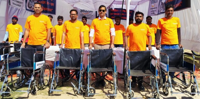 Free Wheelchair Service at Maha Kumbh:Devotees Say, “Thank You!”